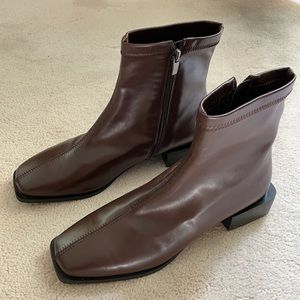 NWOB* Chocolate Brown Chelsea Boots